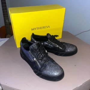 Giuseppe Zanotti Skor - Säljer dessa riktigt feta Giuseppe Zanotti skor, riktigt bra skick och perfekta till höst/vinter!