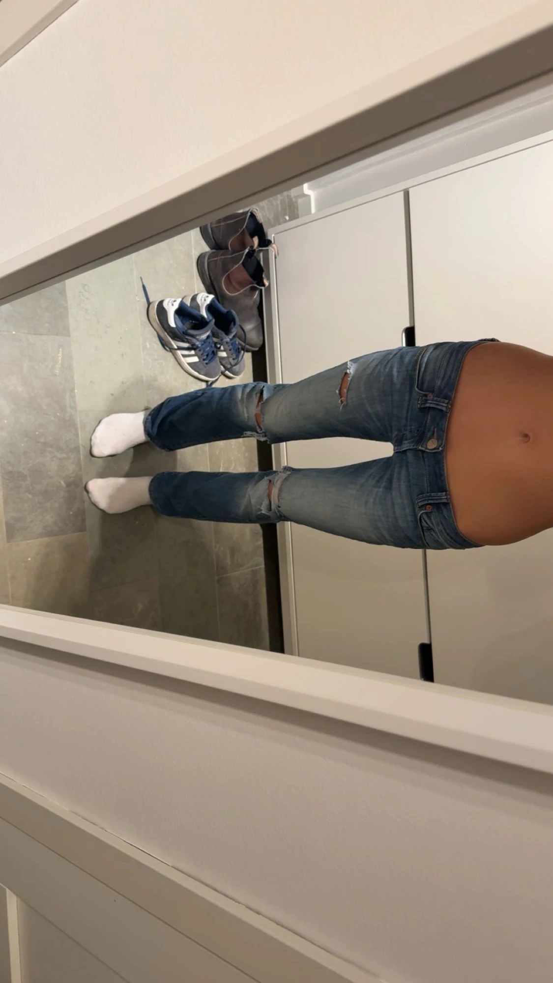 Super Lågmidjade jeans med hål