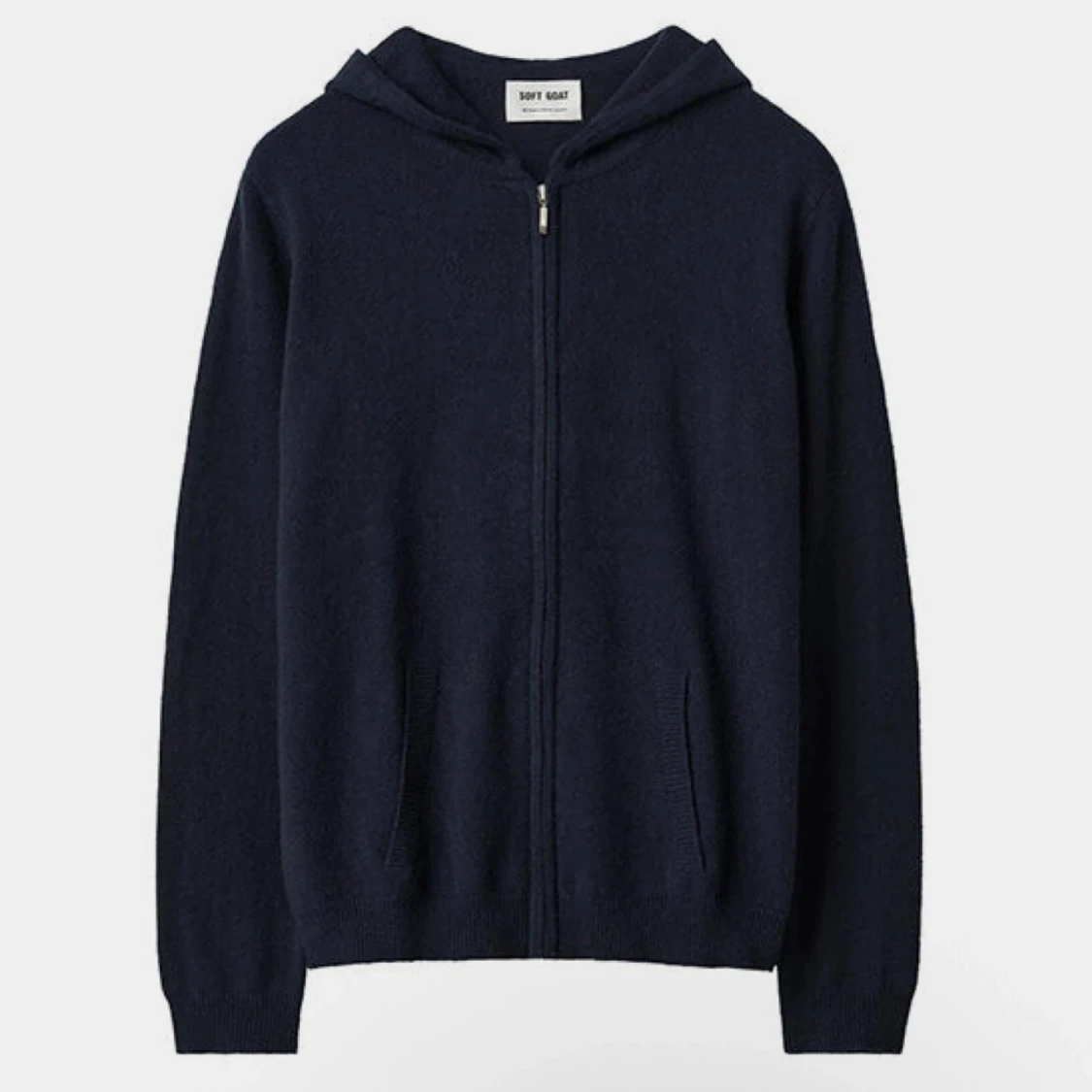 Mörkblå hoodie i kashmir från Soft Goat
