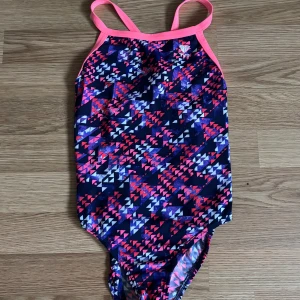 Tyr baddräkt - Storlek 28. Mycket bra skick💕