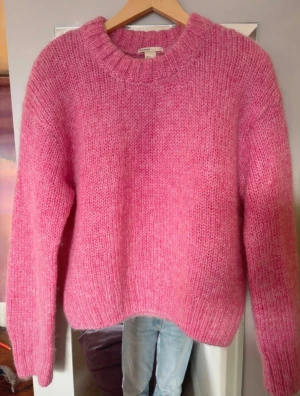 Rosa stickad tröja - Så fin stickad tröja i mohairblandning!💕 använd fåtal gånger 