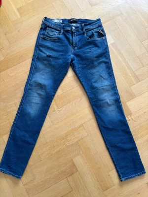 Replay anbass - Säljer dessa riktigt feta Replay Anbass hyperflex med goa slitningar i storlek 29/30