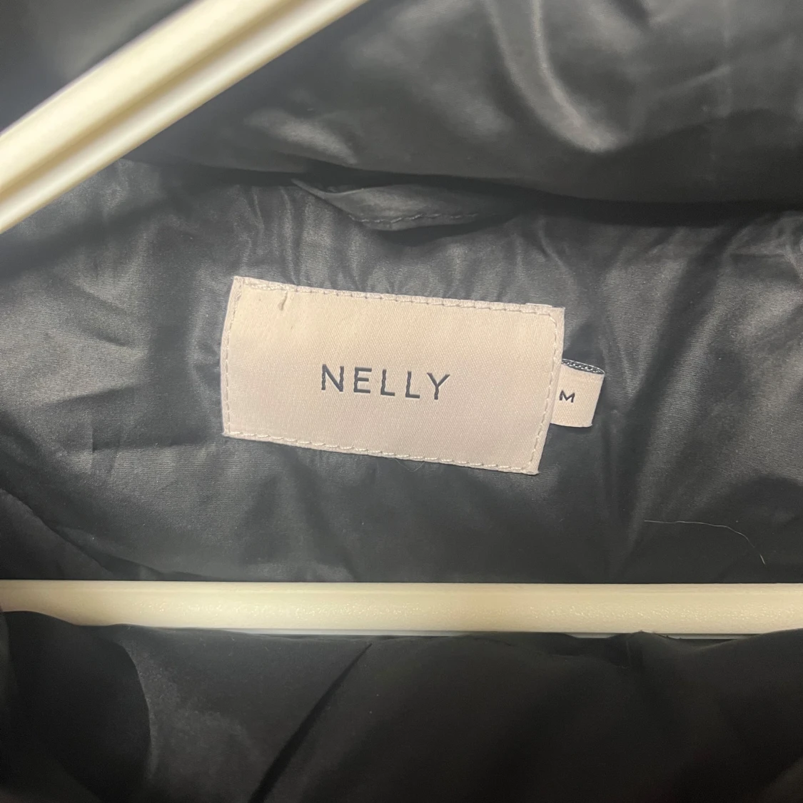 Svart pufferjacka från Nelly - 2