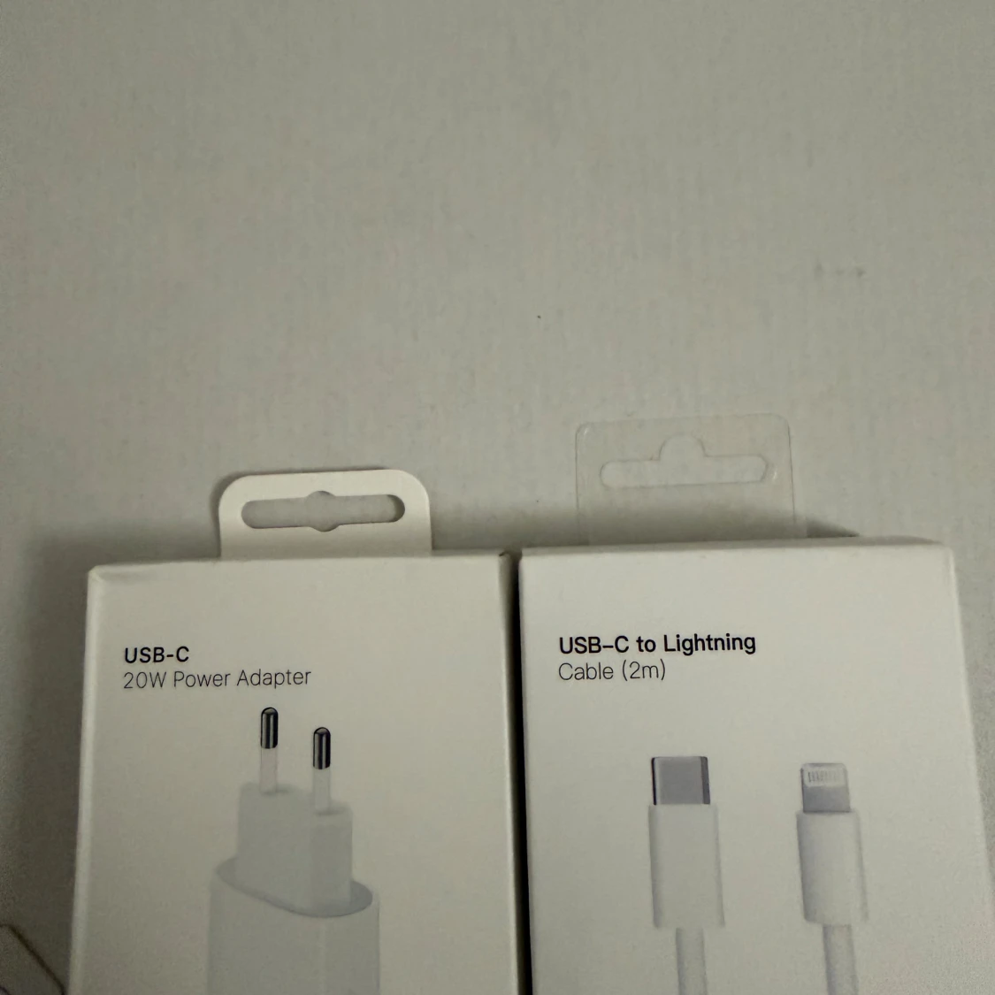 Apple USB-C 20W Power Adapter & USB-C to Lightning Cable (2m)