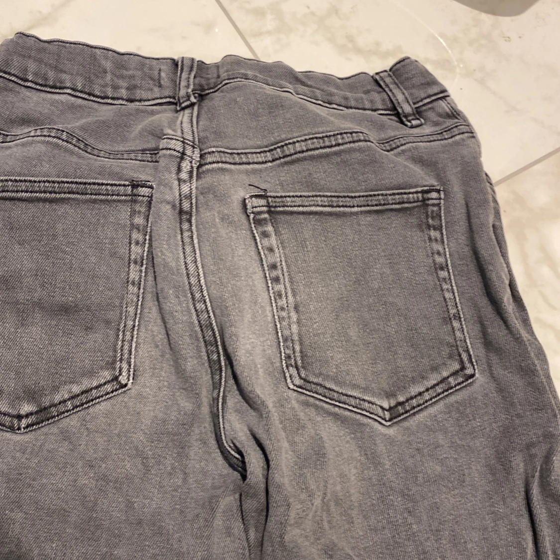 Grå jeans från Lindex, storlek 158 - 2