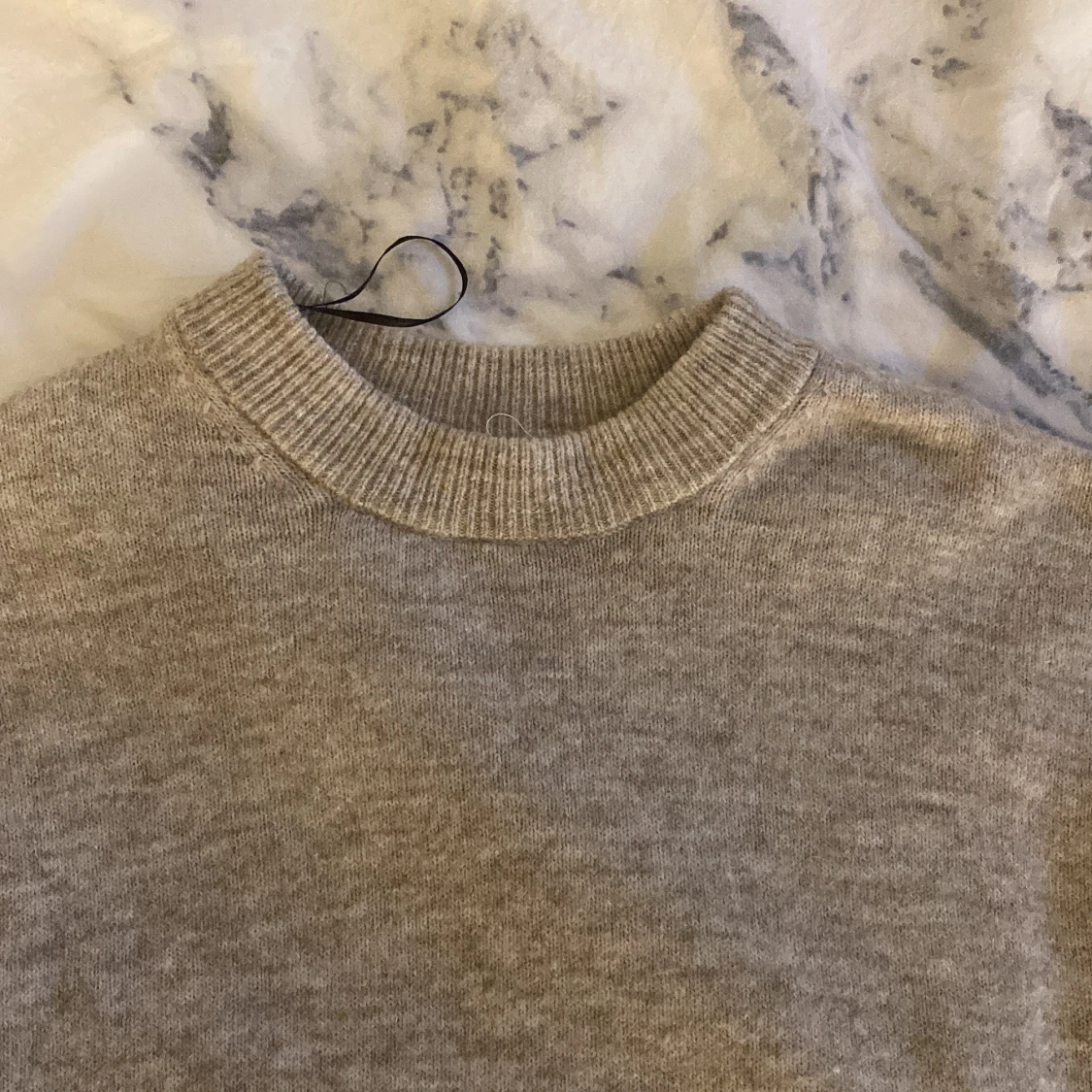 Beige stickad tröja från H&M - 1