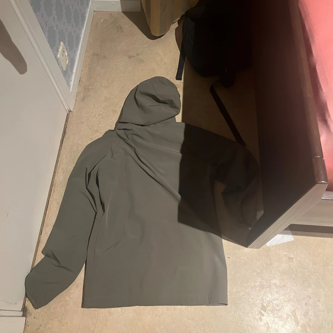 Oliv grön vindjacka från Under Armour - 1