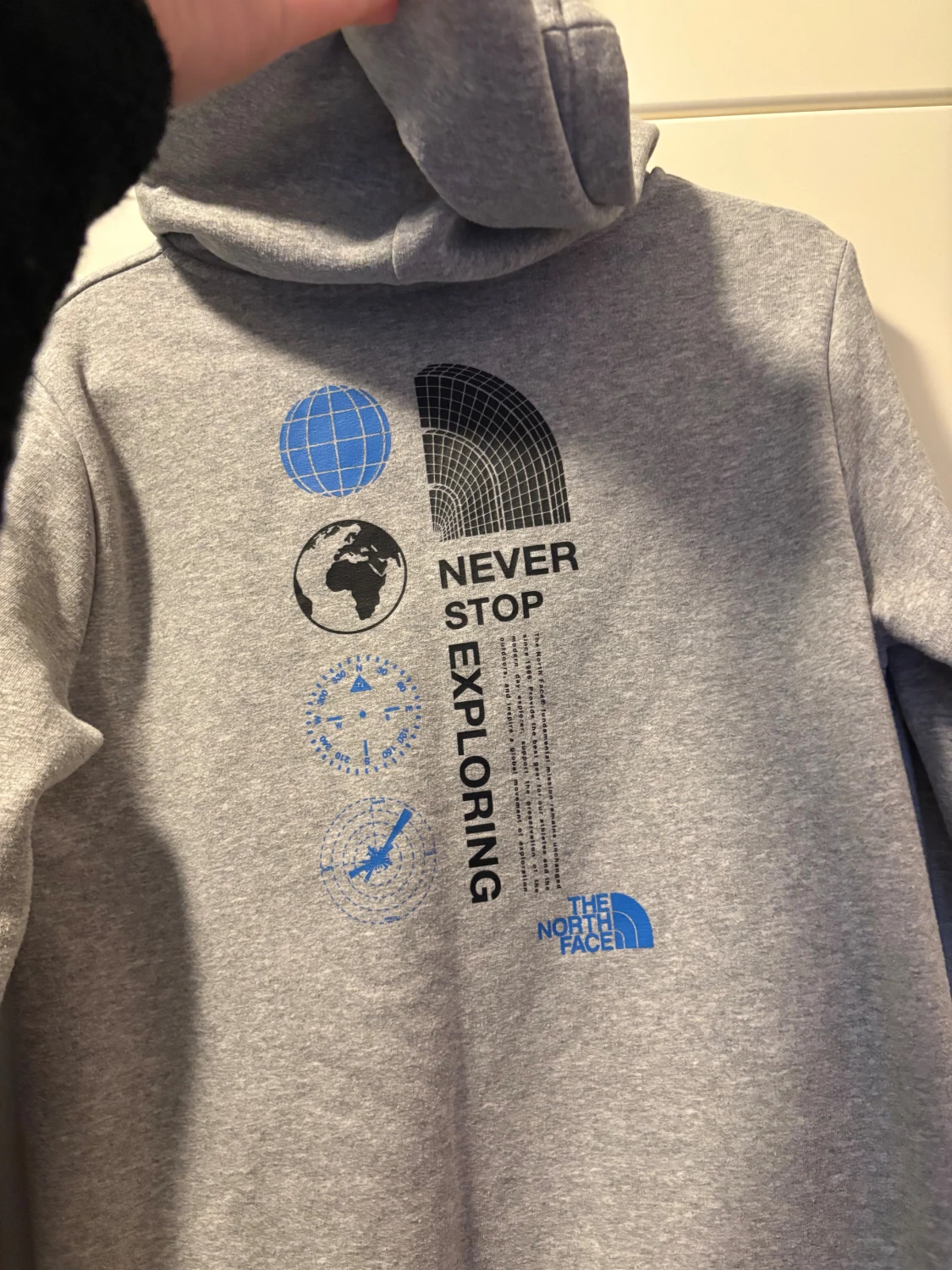 Grå hoodie från The North Face XL - 2