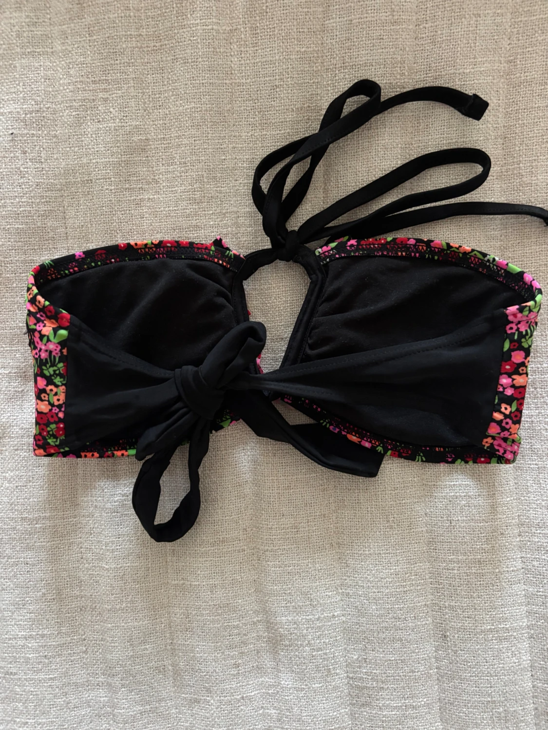 Blommig bikiniöverdel från Warp - 1