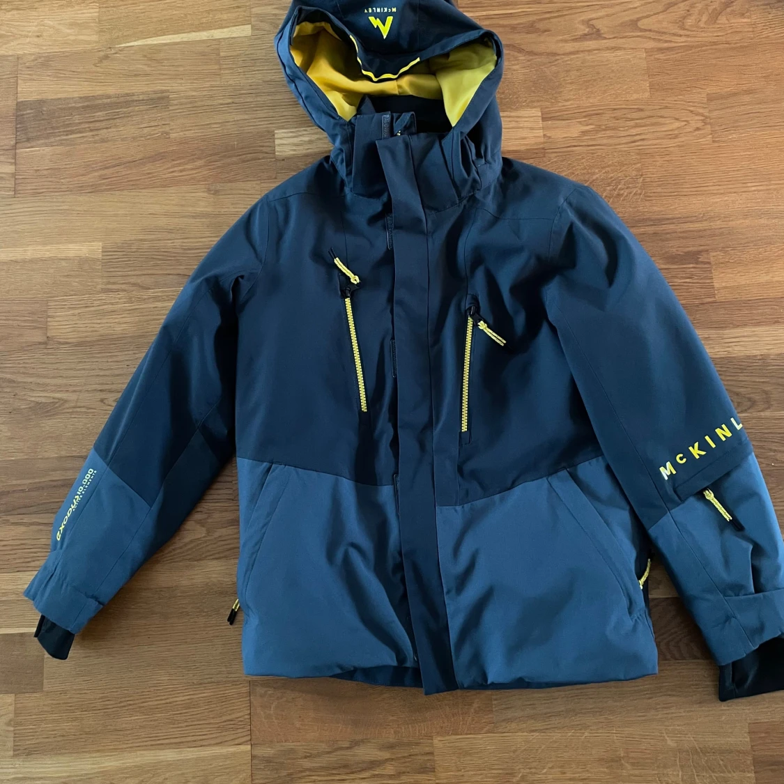 Mörkblå skidjacka från McKinley