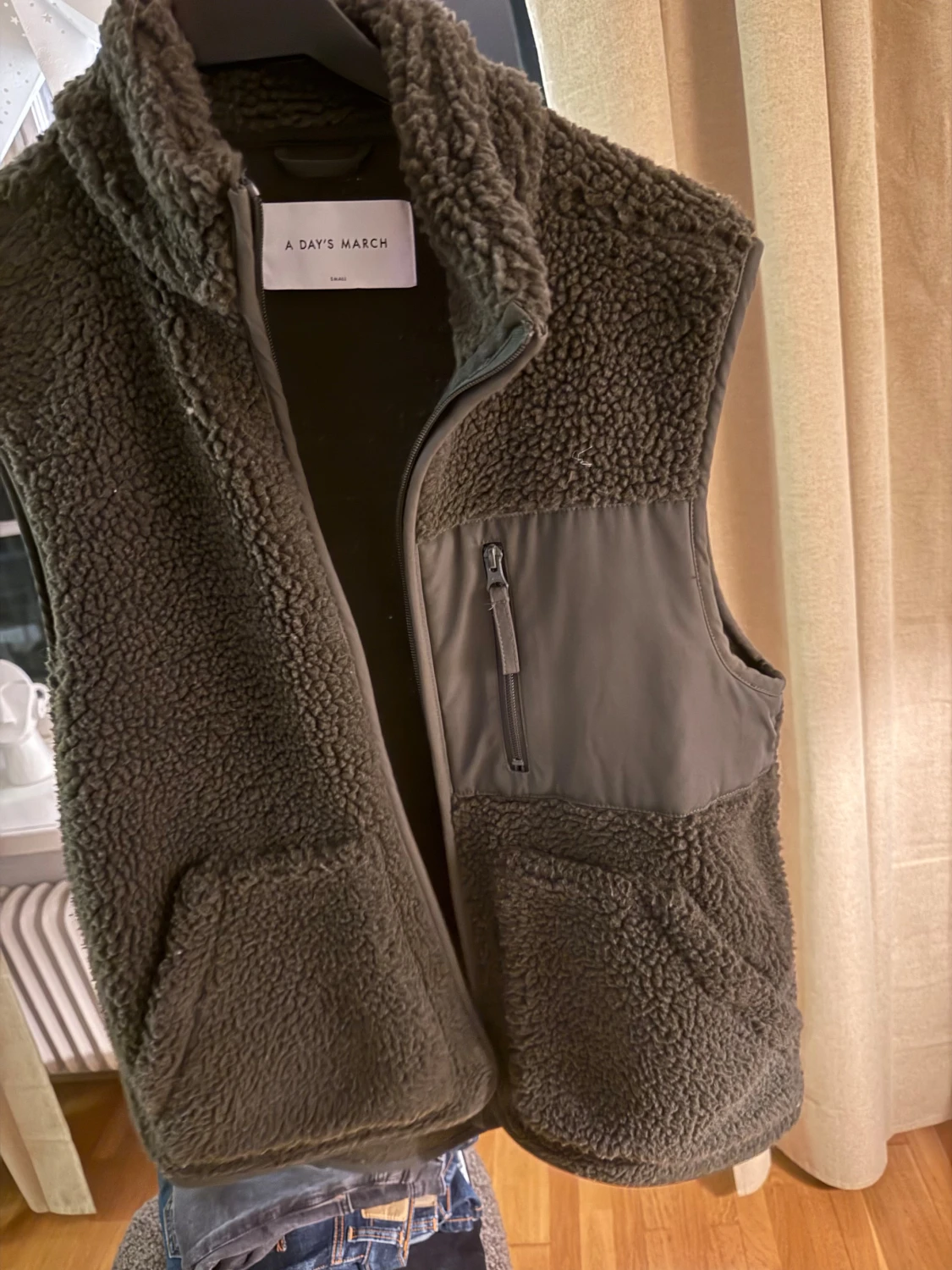 Mörkgrön fleeceväst från A Day's March
