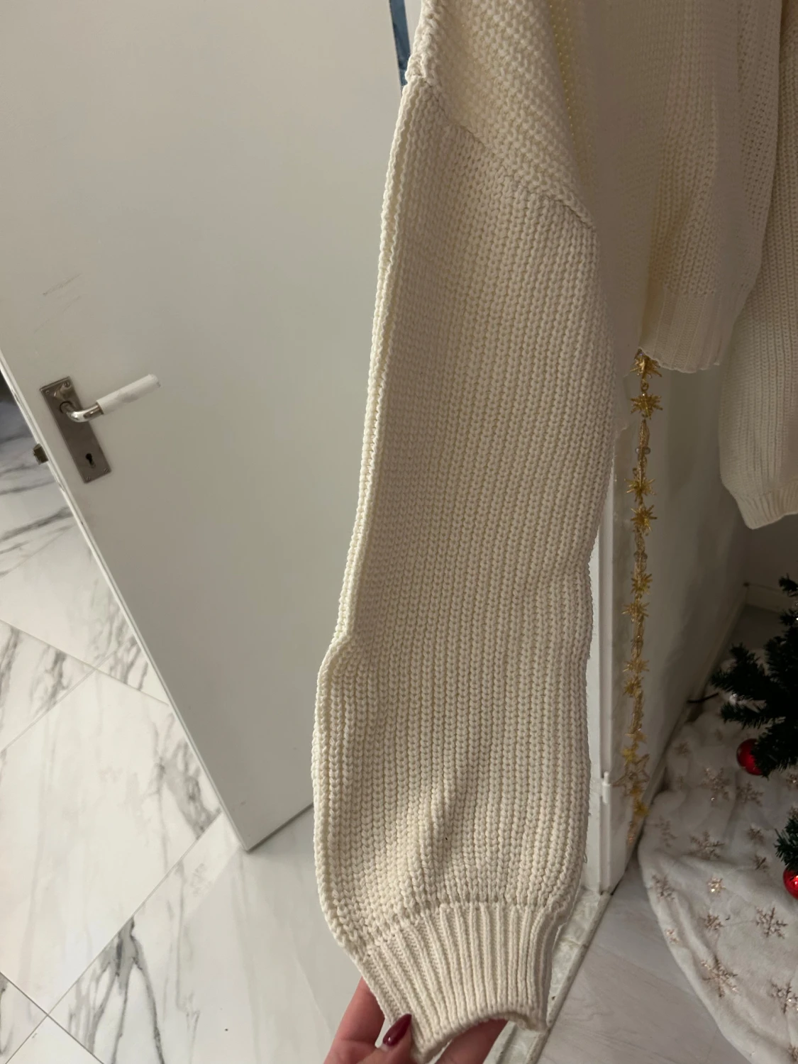 Stickad tröja med lång ärm - 1