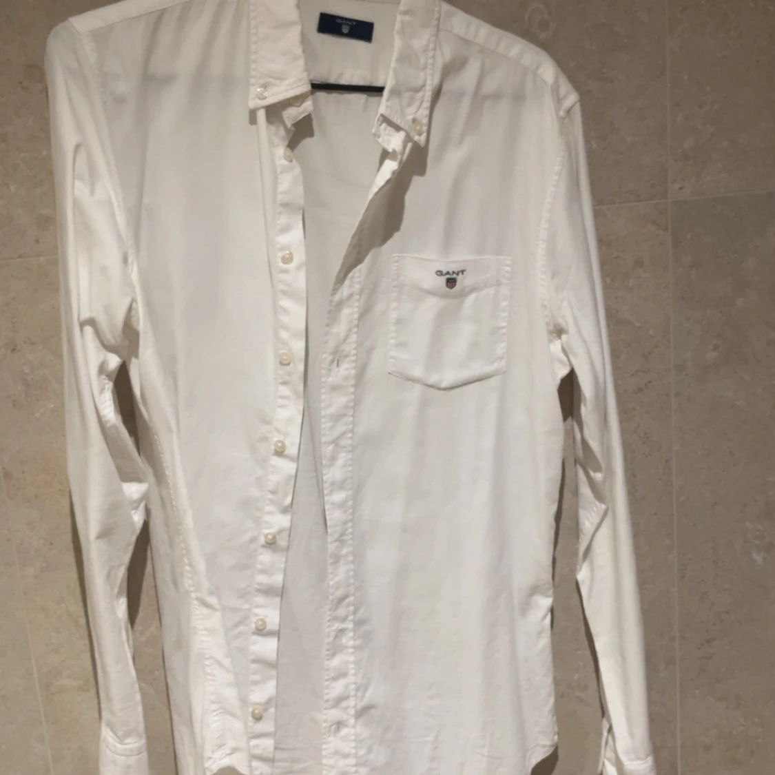 Vit skjorta från Gant med ficka