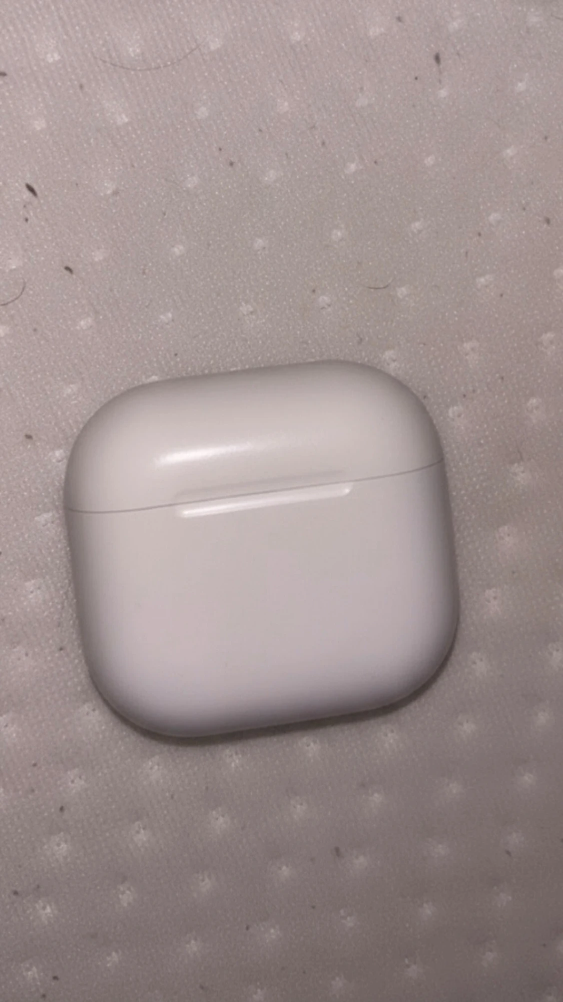 AirPods 4 - 1