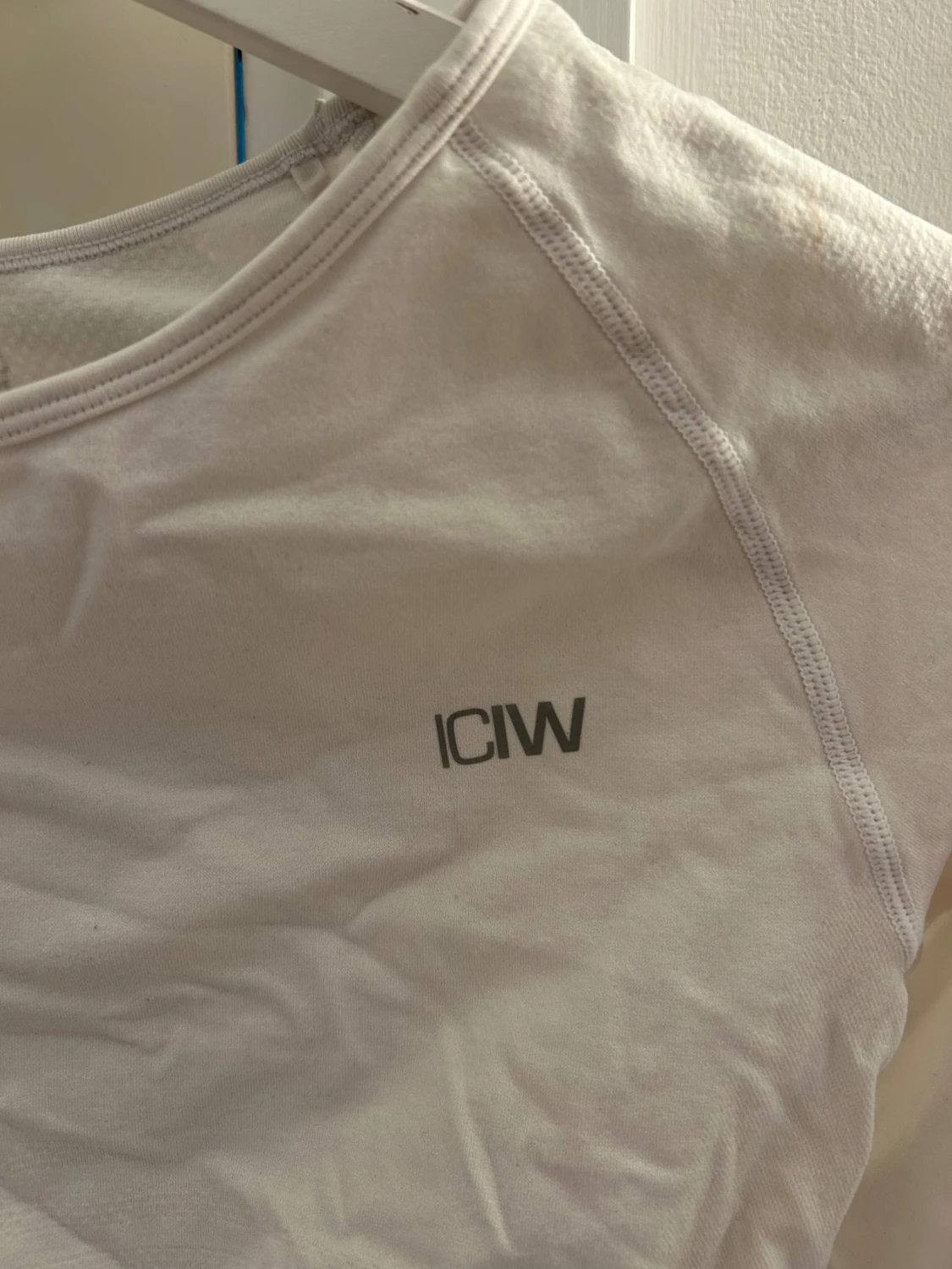 Vit croppad långärmad topp från ICANIWILL - 1