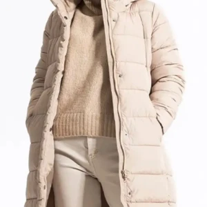 Beige lång pufferjacka med huva. Lager 157  - En beige jacka, STRL XS! Lager 157, 220kr  den tunna versionen/ gamla versionen 