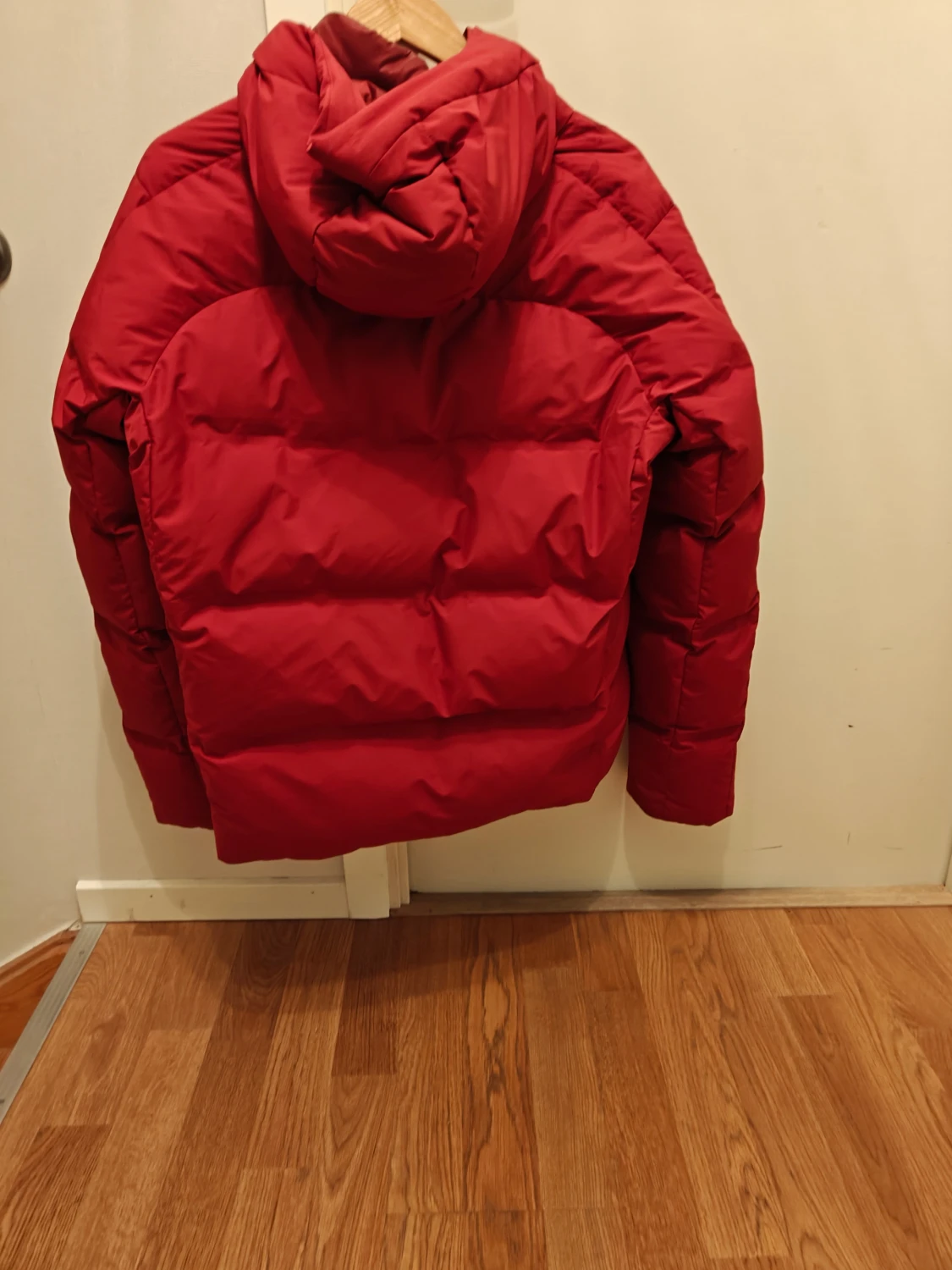 Röd pufferjacka från Uniqlo - 2