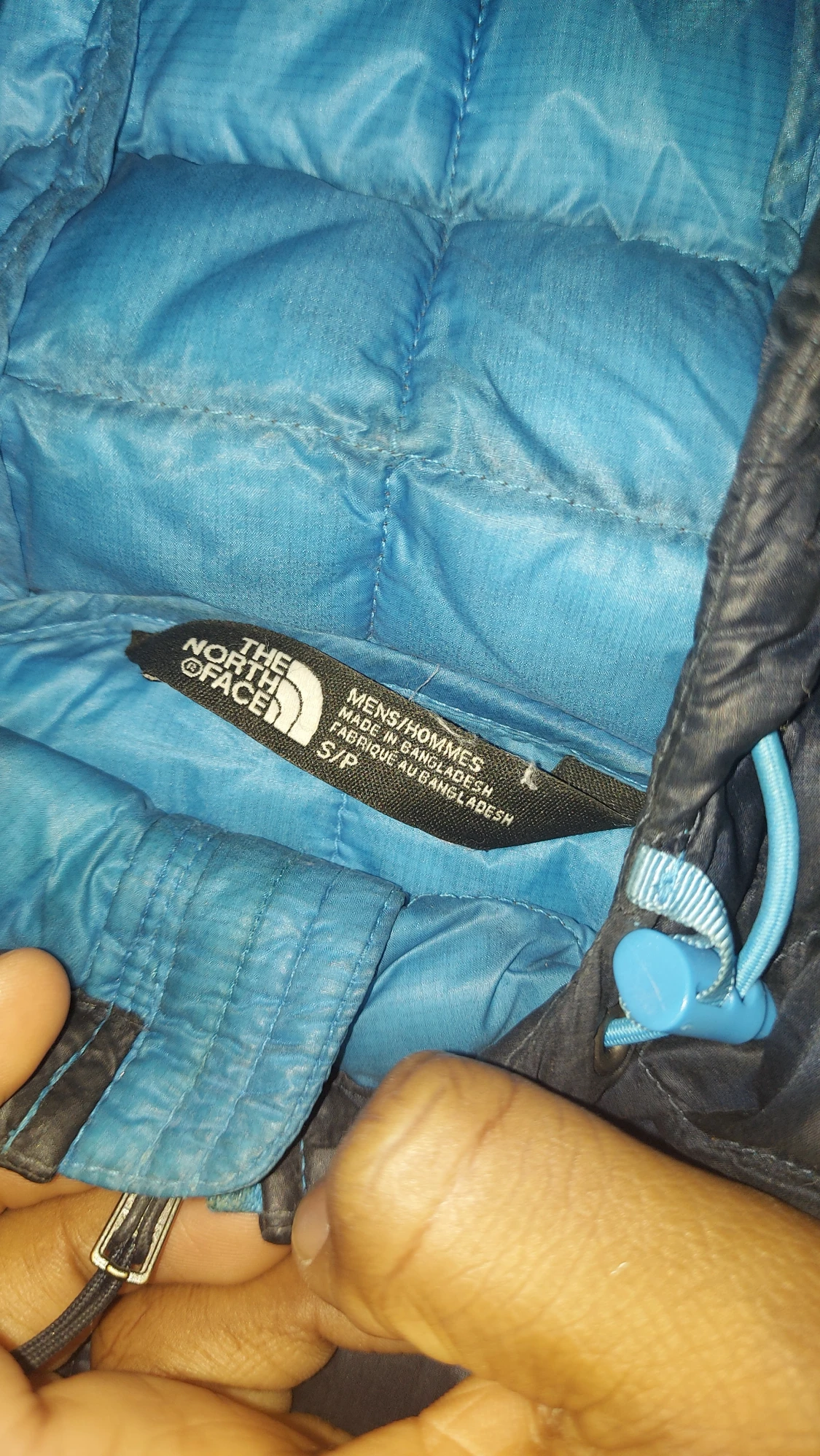 Blå och svart dunjacka från The North Face - 3