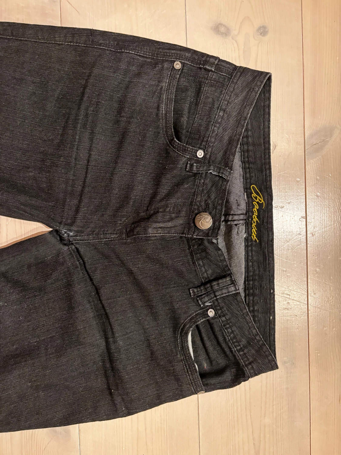 Svarta lågmidjade bootcut jeans