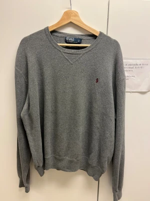 Ralph Lauren Tröja - Ralph Lauren Tröja i fint använt skick storlek XL