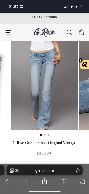 G Rise Gena ljusblå bootcut jeans - Snygga ljusblå Gena jeans från G Rise med klassisk bootcut passform och låg midja. Jeansen har fem fickor, dekorativa sömmar och är tillverkade i mjukt denim-material. Perfekt för dig som gillar vintage-vibbar och en avslappnad stil. Aldrig använda då dom tyvärr va för korta på mig som är 173. Storlek medium i midjan och regular i längden. Pris kan diskuteras hör bara av dig🌟