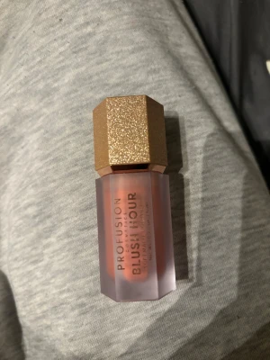 Profusion Cosmetics liquid blush  - Liquid blush, ganska oanvänd.