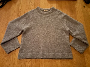 Gina Tricot stickad tröja - Något nopprig men annars fin ☺️Bara att skriva vid frågor 🤗