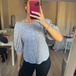 Blus  - Från hm! Aldrig använt 