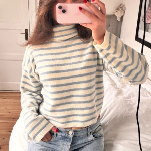 Randig stickad tröja!  - Så snygg 