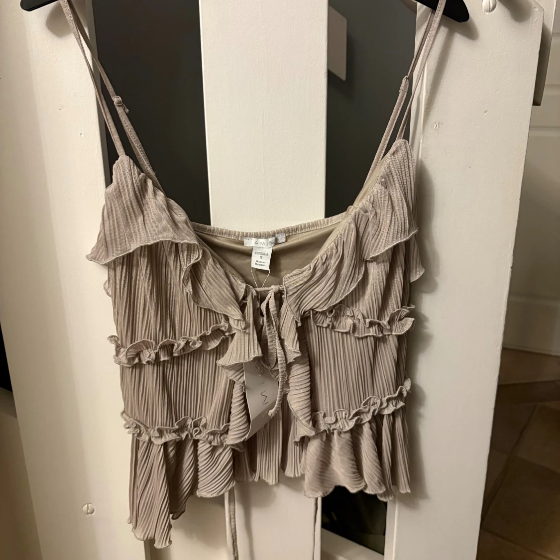 Beige volangtop från newyorker