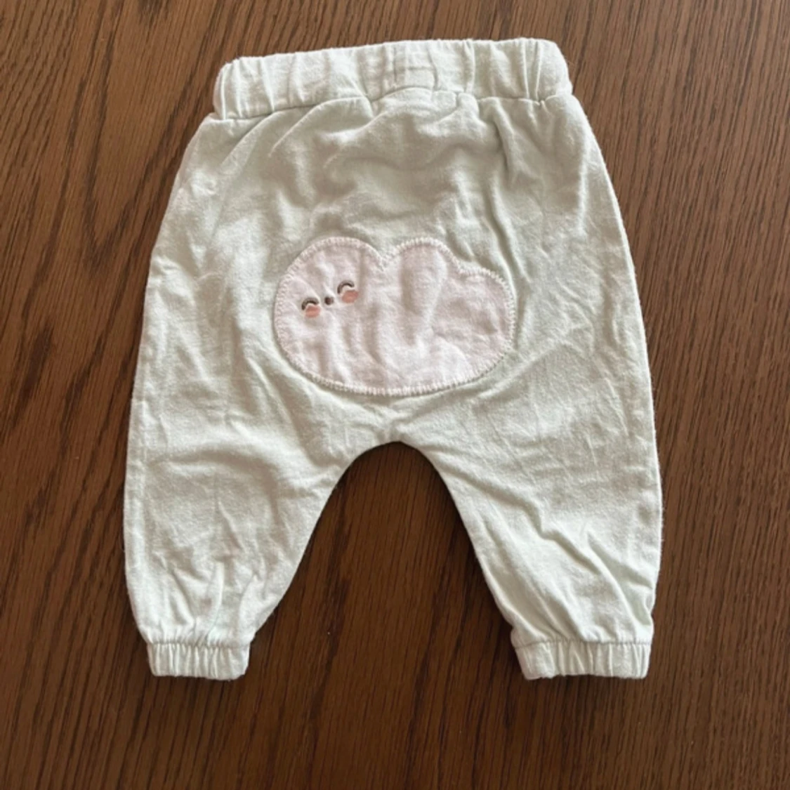 Söta bebisbyxor 