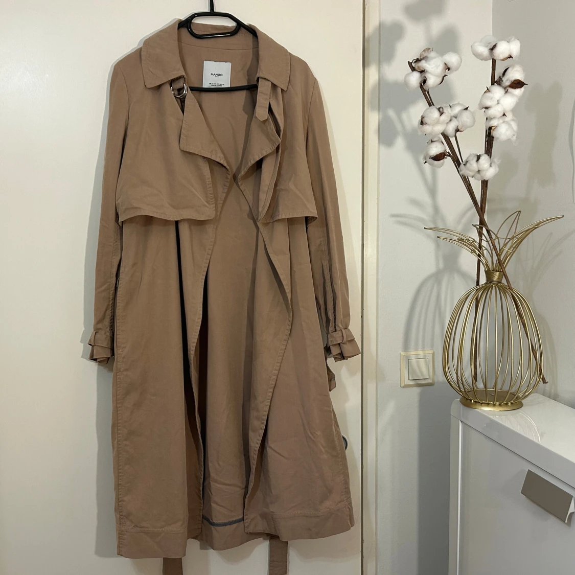 Beige trenchcoat från Mango Suit XS