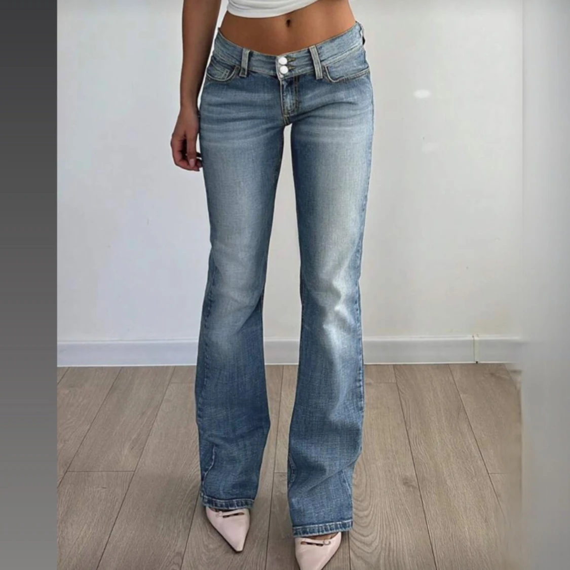 Stretchiga Midwaist bootcut jeans ljusblå