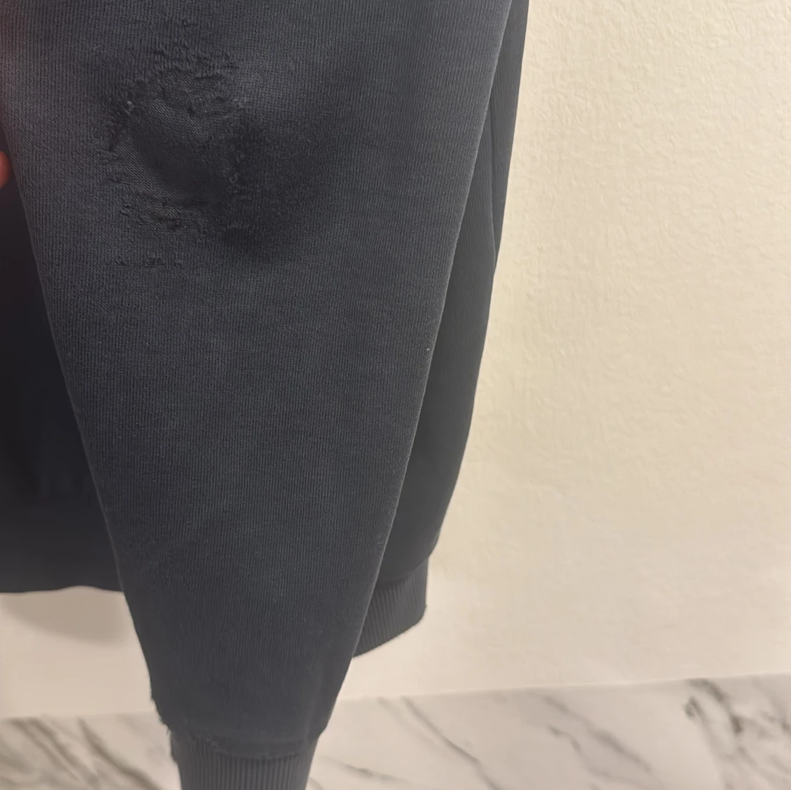 Mörkblå BOSS sweatshirt med broderad logga - 2