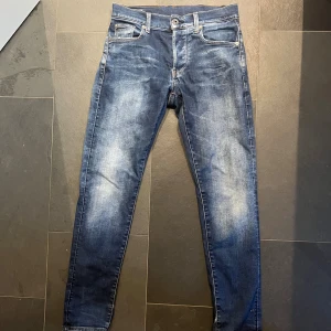 G star raw jeans 26:30 - G star raw jeans i storlek 26:30. Säljer för att dom är för små. Pris kan diskuteras. Hör gärna av dig vid funderingar🤩