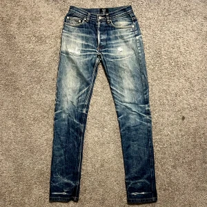 A.P.C Denim - Tja säljer ett par vintage A.P.C jeans i storlek W28 för endast 699kr! Pris är ej hugget i sten, hör av er i dm vid funderingar 🙌