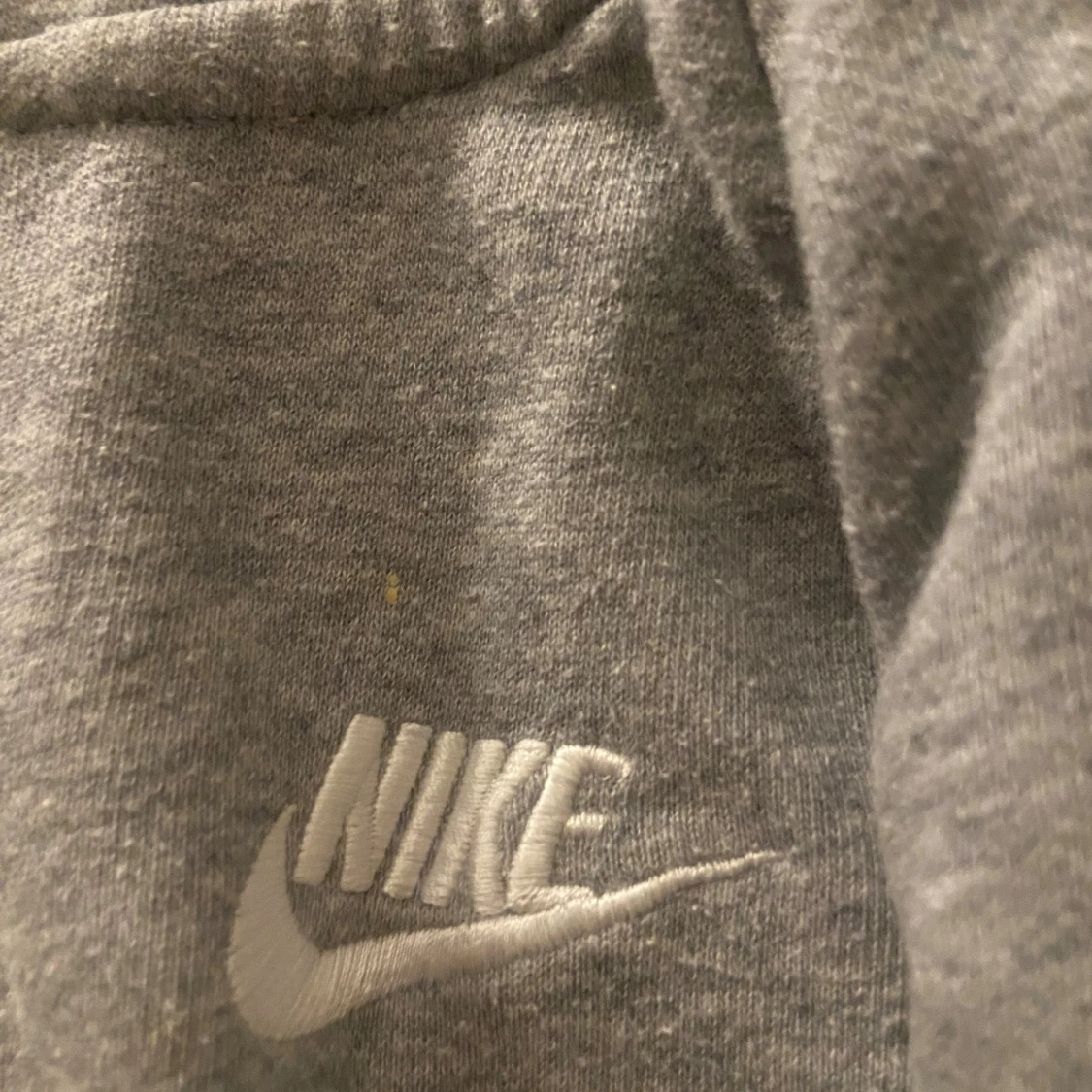 Grå hoodie från Nike med dragkedja XS - 1