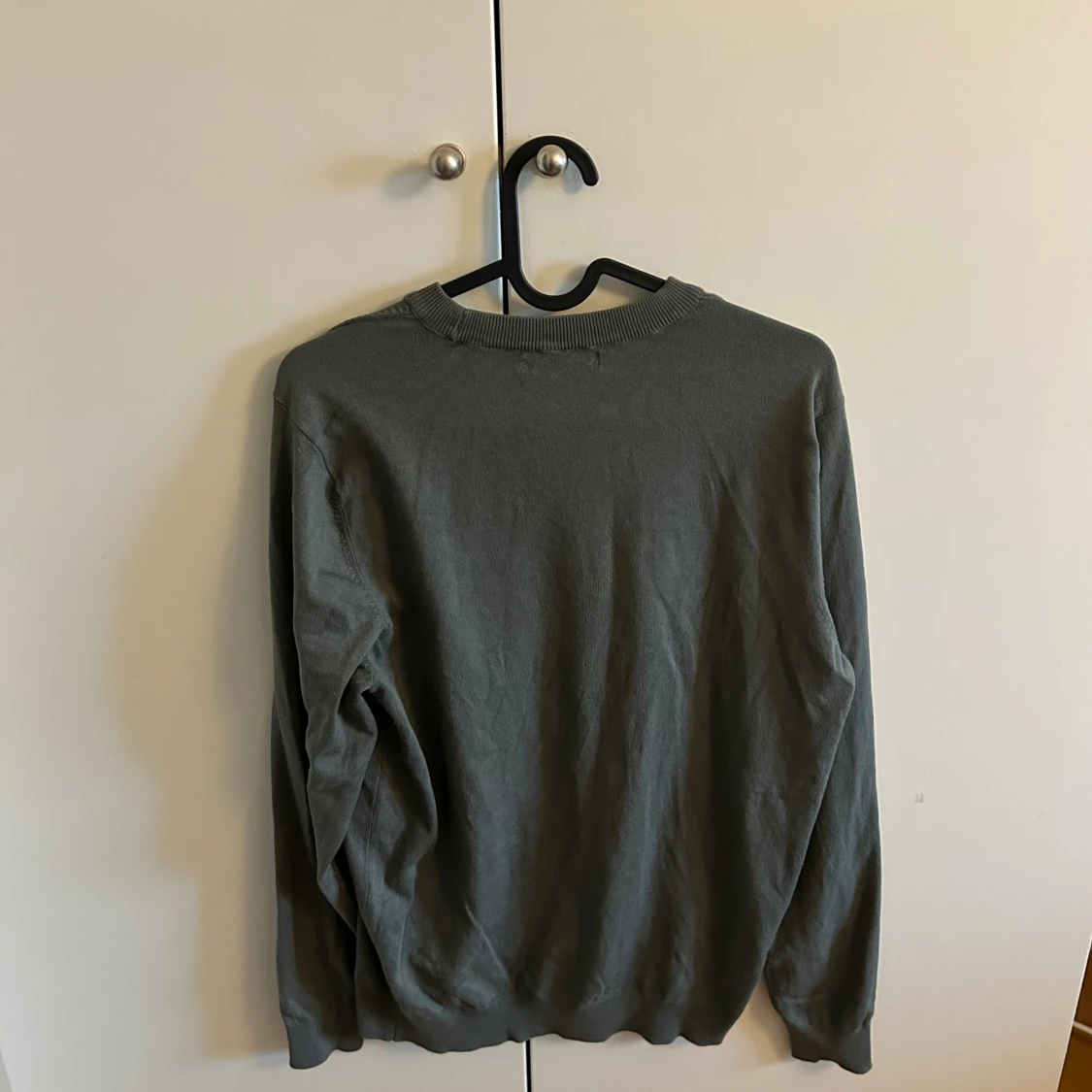 Grön basic långärmad tröja - 1