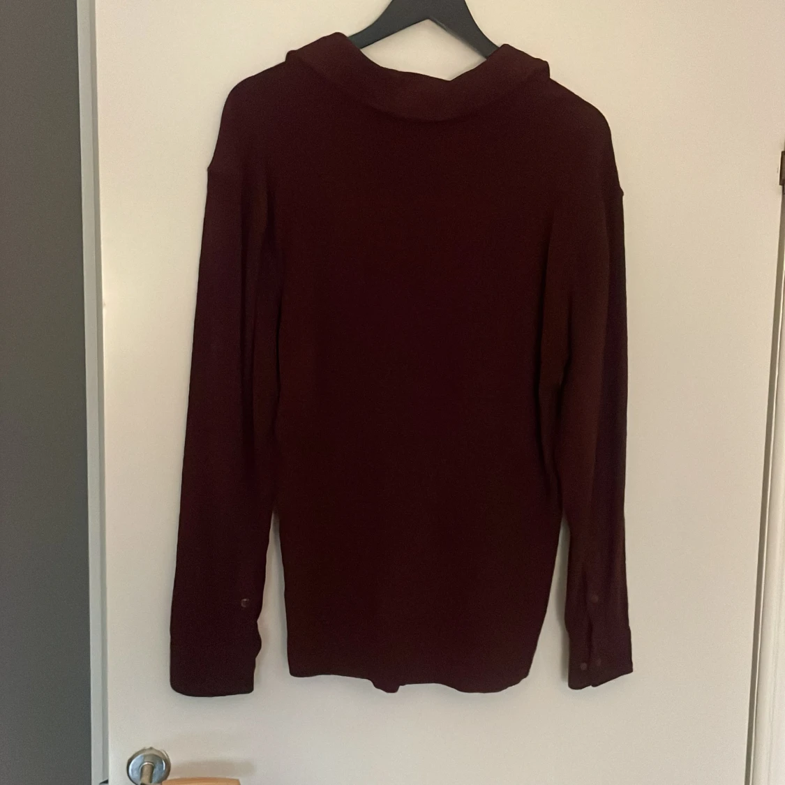 Vinröd pikétröja från These Glory Days - 1