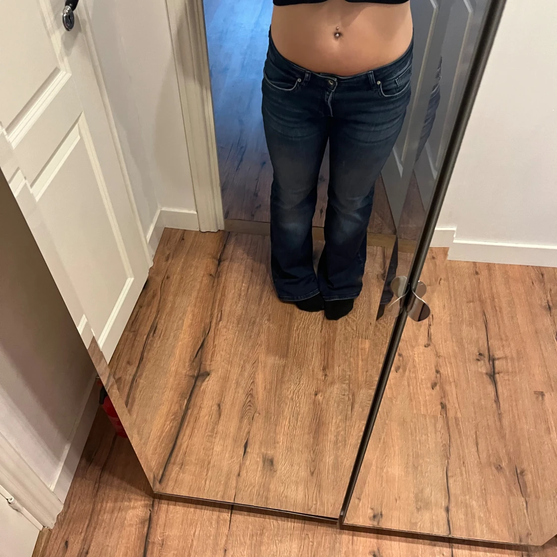 Blå bootcut jeans med låg midja - 4