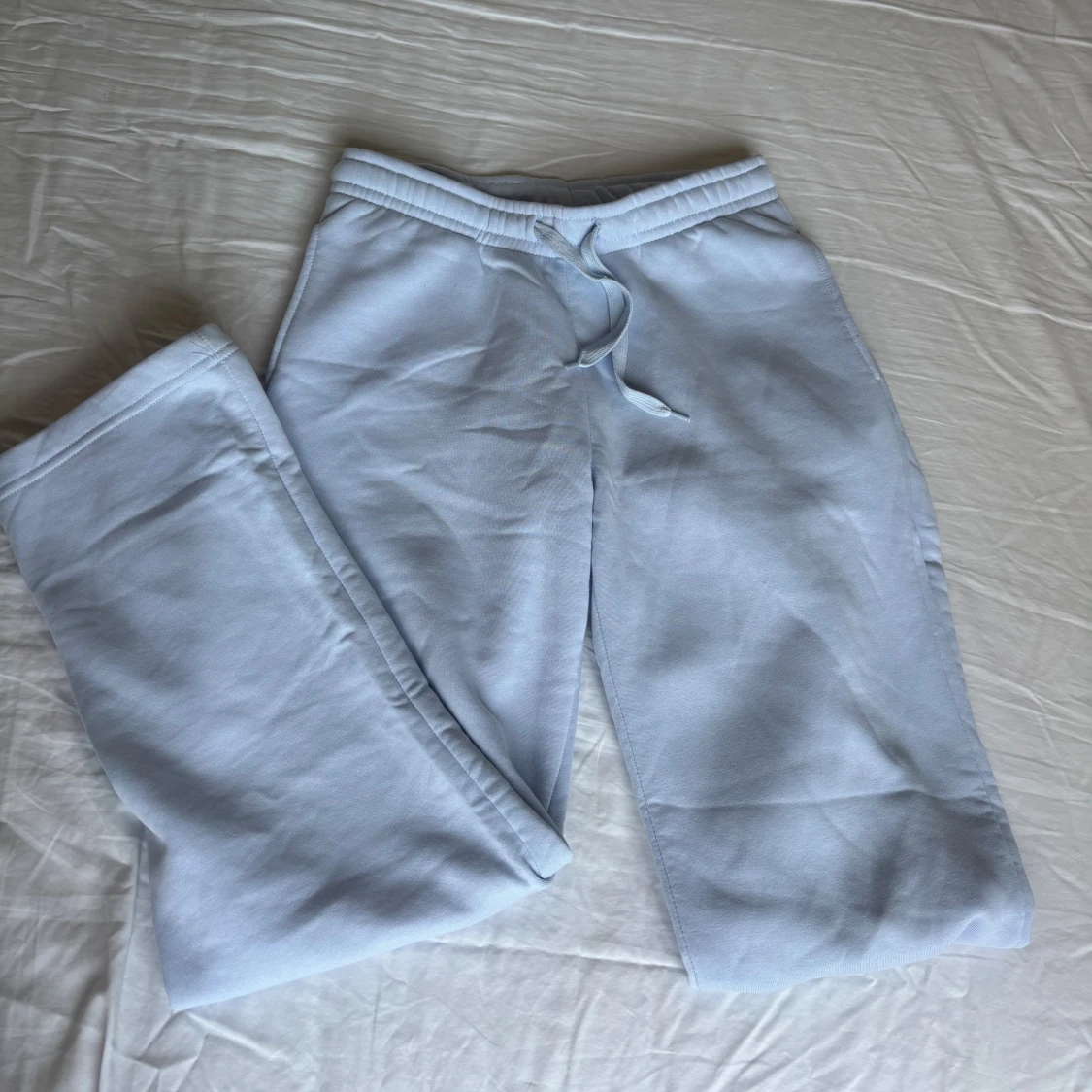 Hoodie och mjukisbyxor - 2