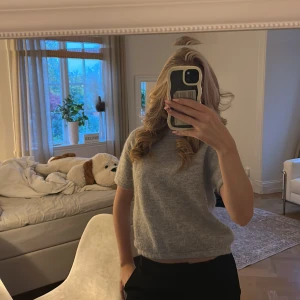 Stickad tröja  - Aldrig använd, storlek 158-168 passar xs💗 