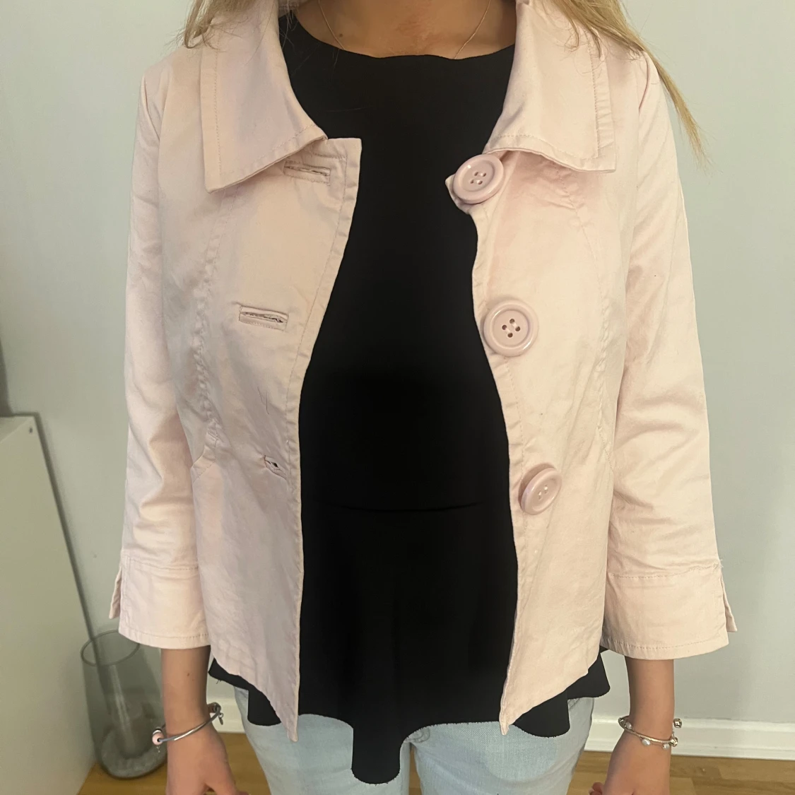 Ljusrosa kavajjacka med stora knappar - 2