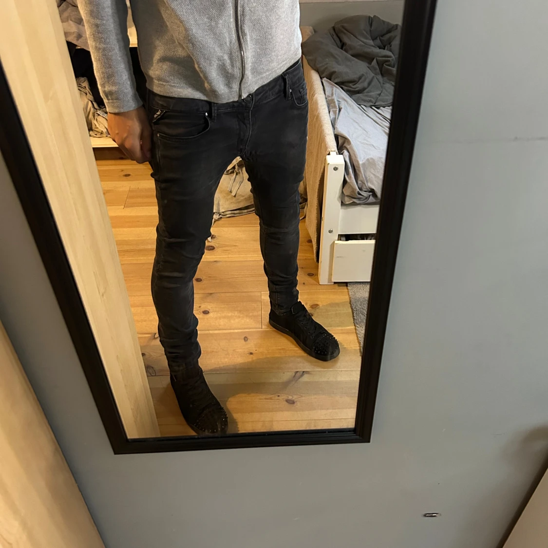 Svarta/gråa jeans från replay!