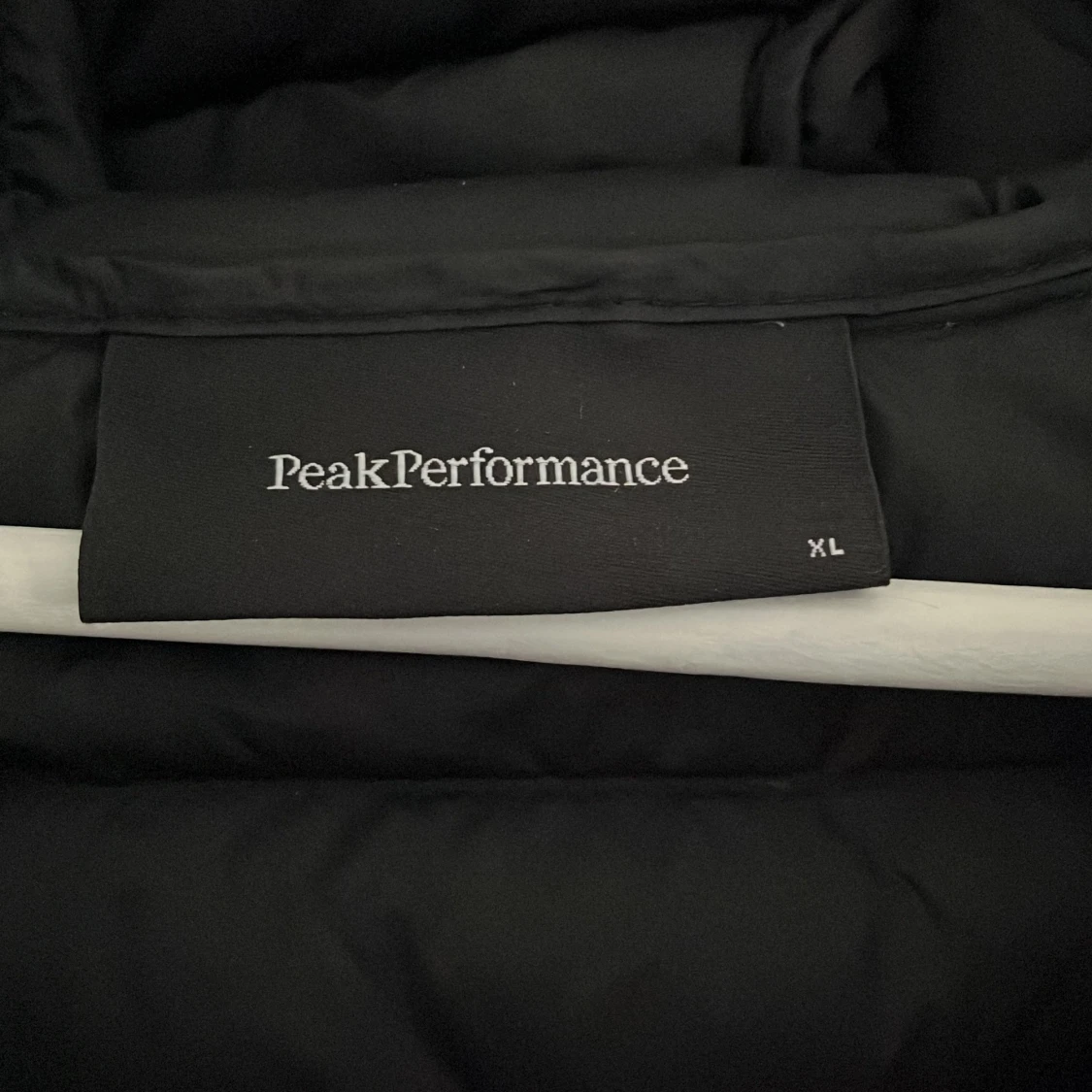 Svart dunjacka Peak Performance XL - 3