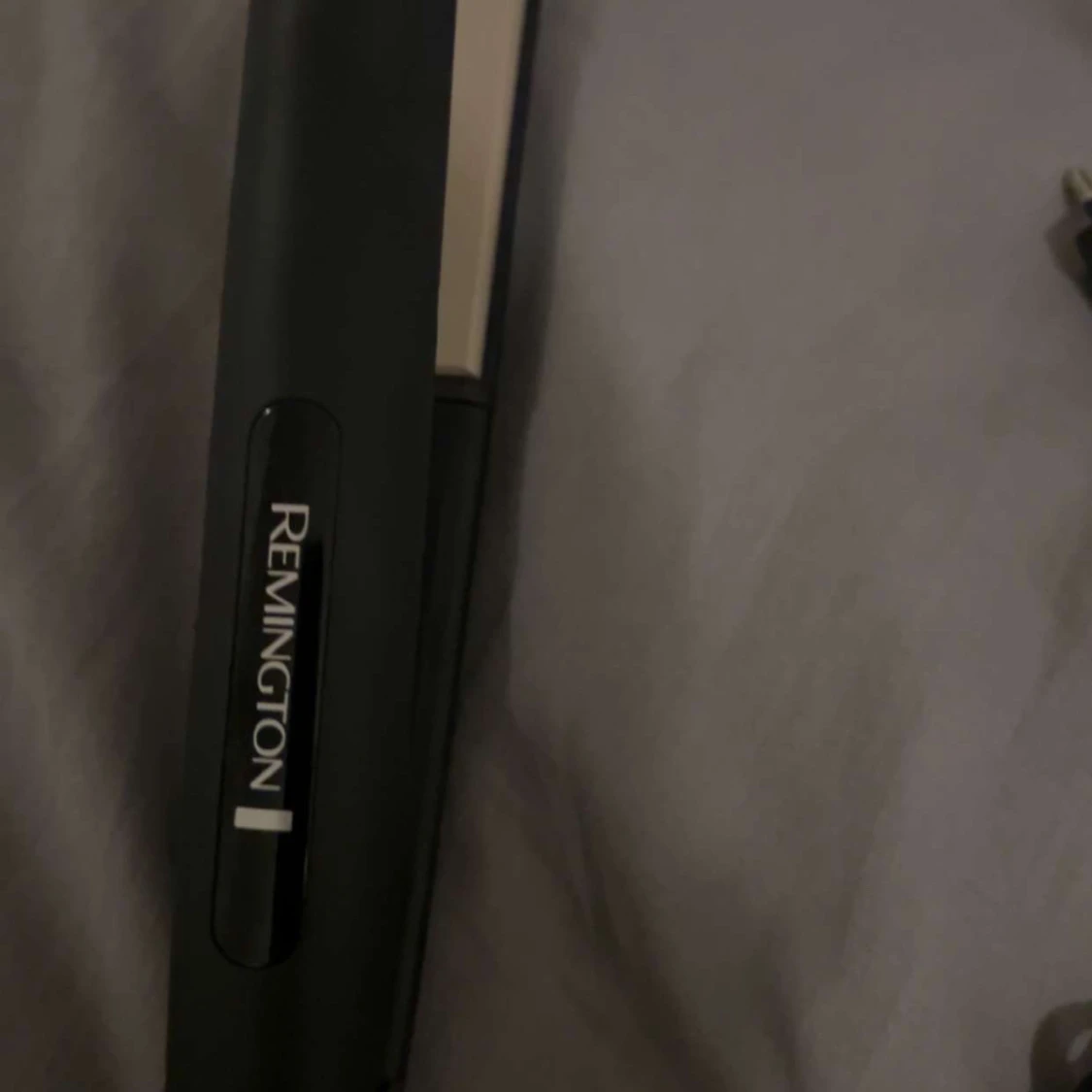 Remington Ceramic Slim 220 - 1