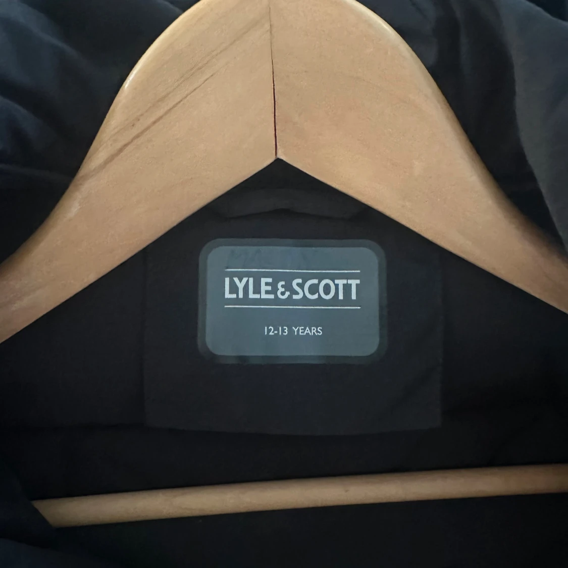 Svart pufferjacka från Lyle & Scott - 1