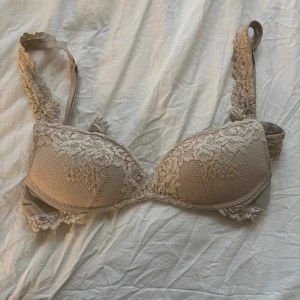 Intimissimi bh  - Jättefin push up bh i modellen gioia pretty flowers från Intimissimi i storlek 70b💓nypris 519 kr