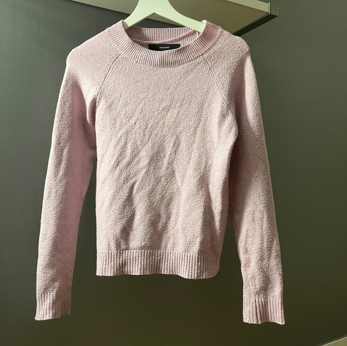 Ljusrosa stickad tröja från Vero Moda