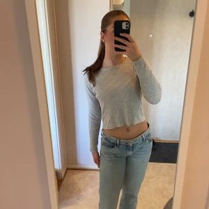 Brandy melville tröja - Jättemjuk och gosig tröja som är i one size men skulle säga passar xs-s skulle jag säga🤍🤍🤍